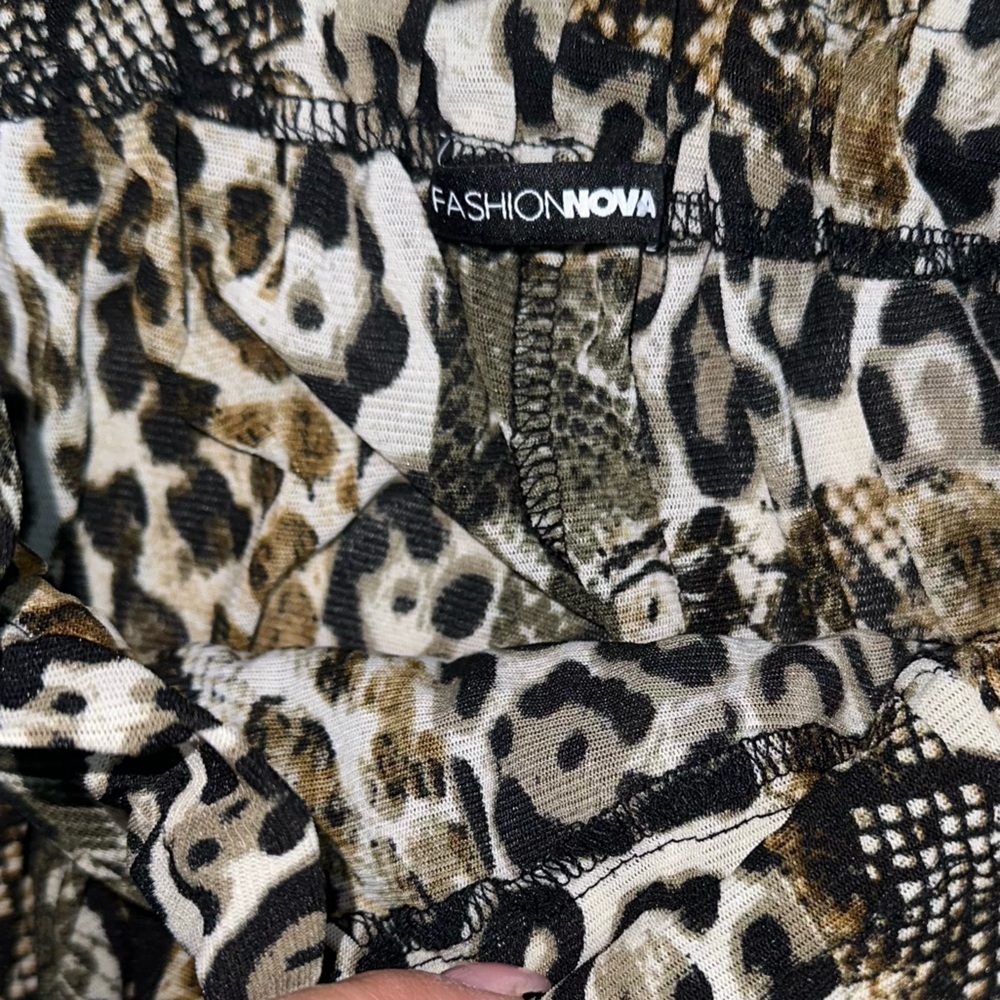 Fashion Nova Leopard Print Pants - Picture 3 of 3